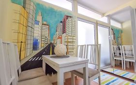 Charming Modern Apartment, Minutes From Downtown
